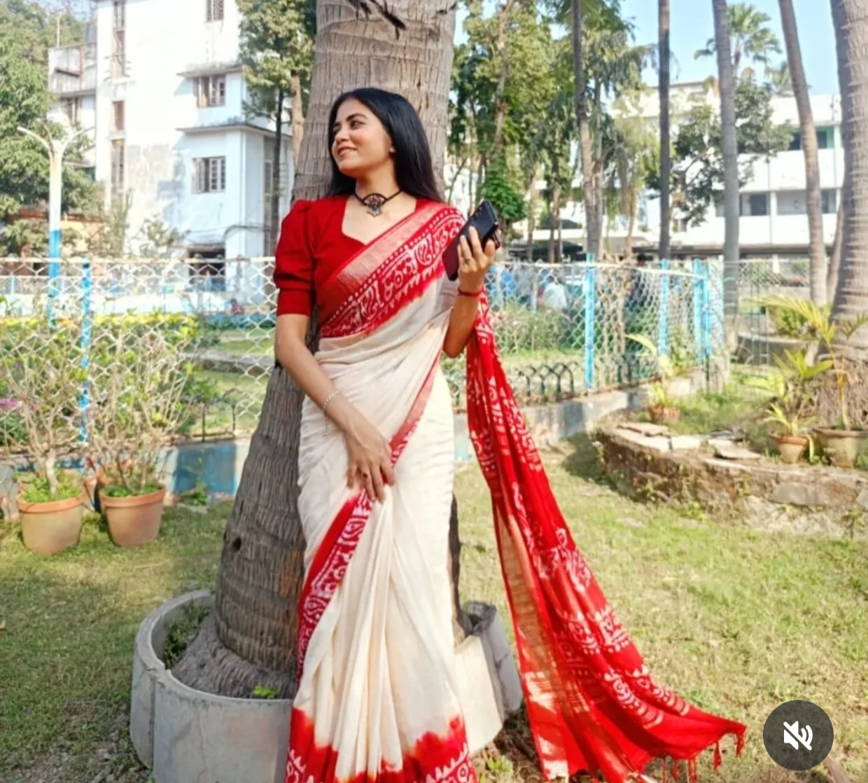 OFFWHITE AND RED COLOR SAREE..