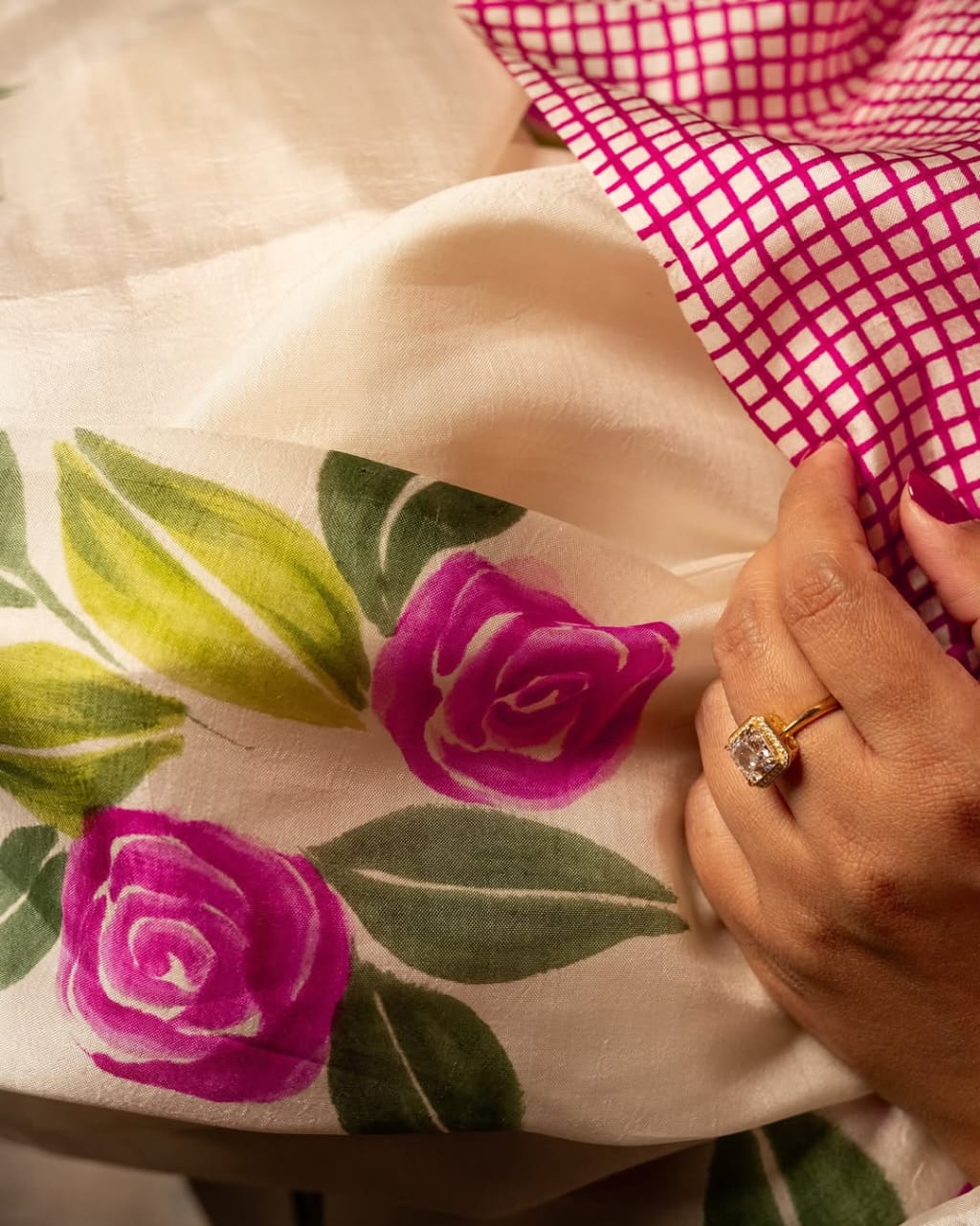 MILKWHITE PINK FLOWER SAREE