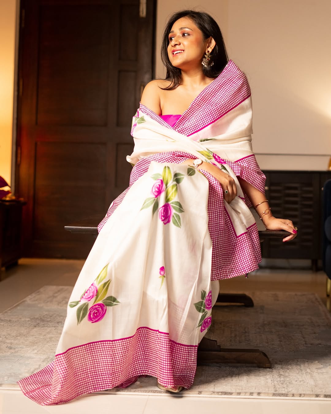 MILKWHITE PINK FLOWER SAREE